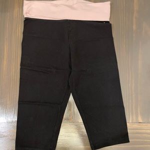 Victoria’s Secret PINK capri leggings
